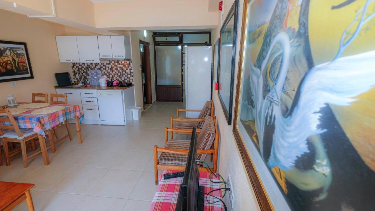 قرابورون Teras Butik Apart المظهر الخارجي الصورة