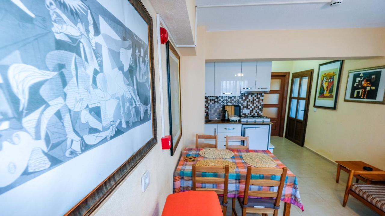 قرابورون Teras Butik Apart المظهر الخارجي الصورة