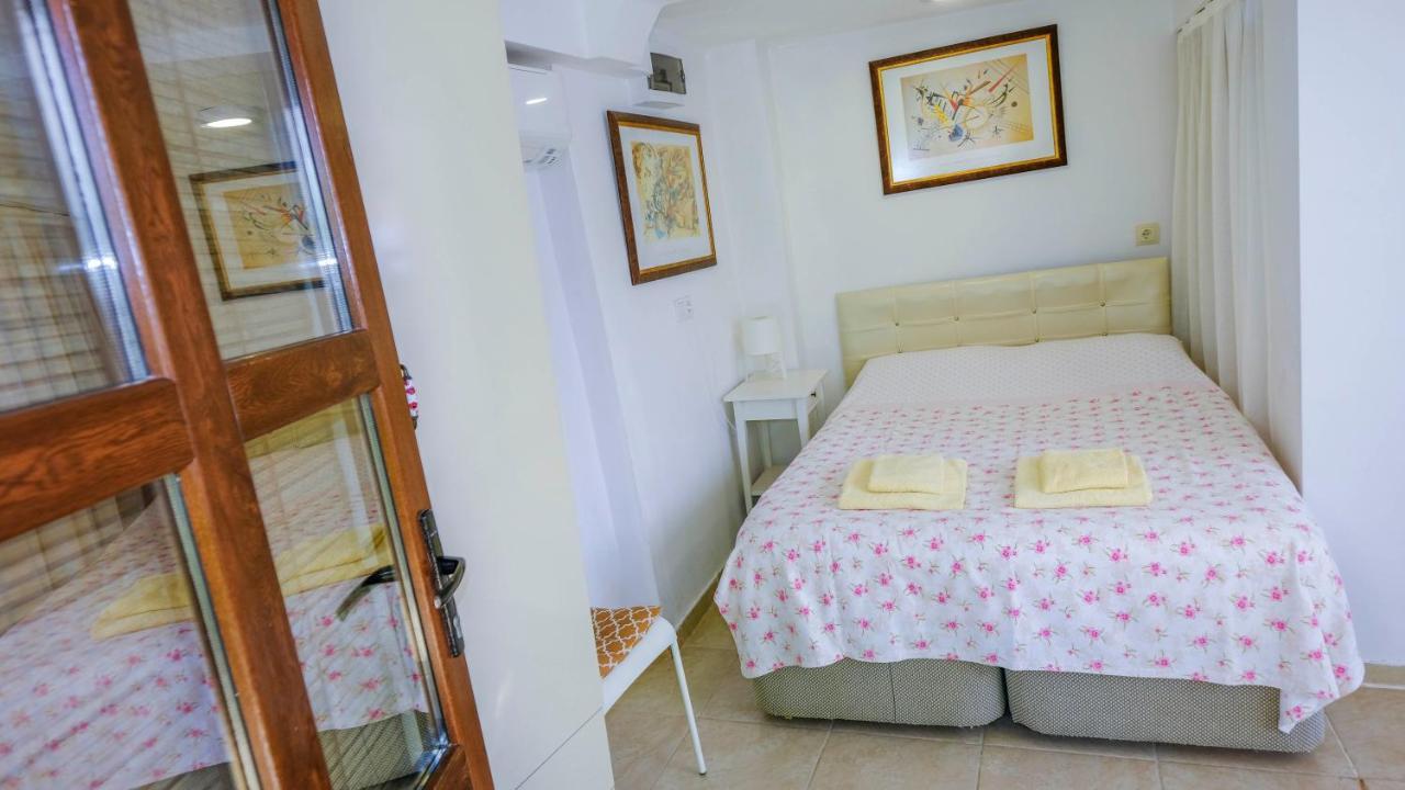 قرابورون Teras Butik Apart المظهر الخارجي الصورة