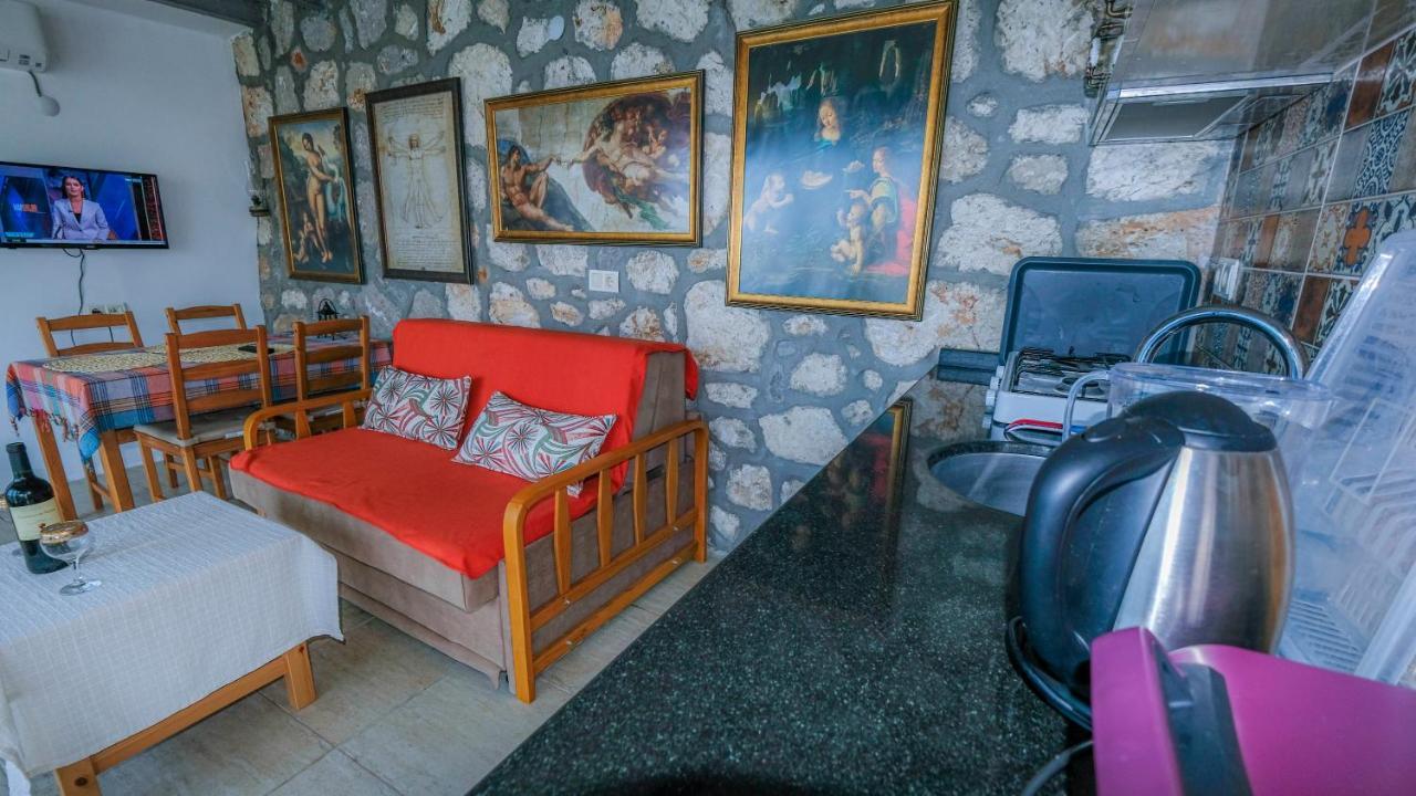 قرابورون Teras Butik Apart المظهر الخارجي الصورة