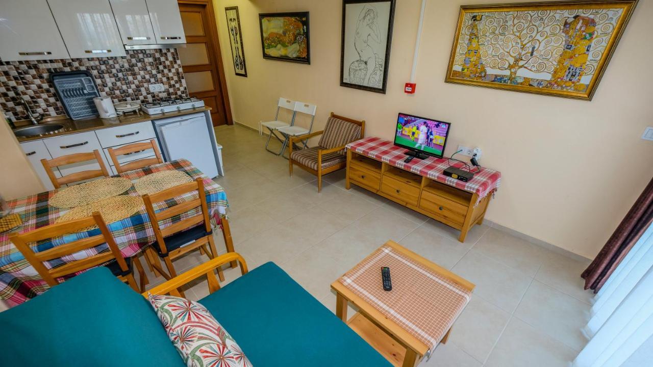قرابورون Teras Butik Apart المظهر الخارجي الصورة