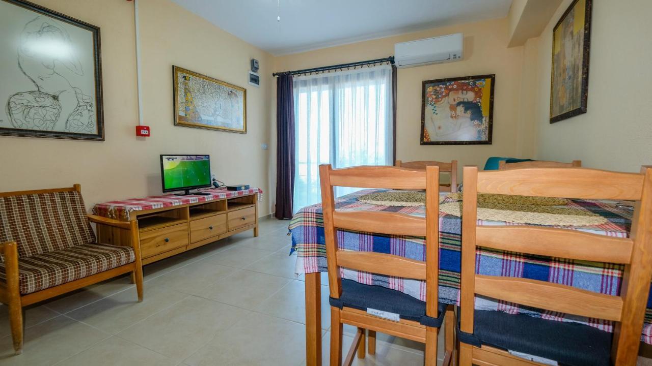 قرابورون Teras Butik Apart المظهر الخارجي الصورة