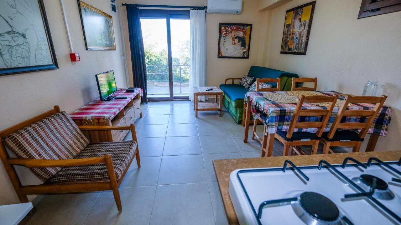 قرابورون Teras Butik Apart المظهر الخارجي الصورة
