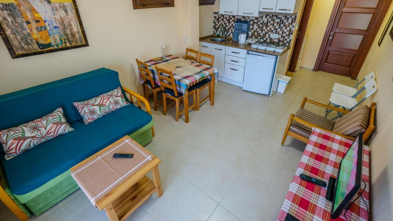 قرابورون Teras Butik Apart المظهر الخارجي الصورة